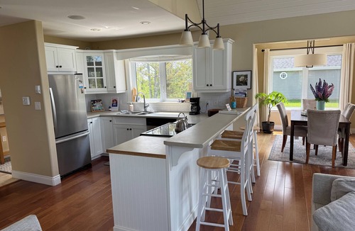 Stanhope House | Executive Summer Home - minutes from the beach! A lovely vacation experience