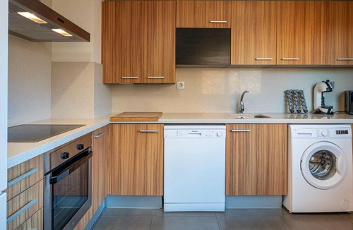 Torredembarra Apartment | Family apartment 2 bedrooms, terrace, near beach, parking, pool