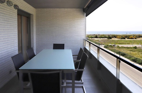 Torredembarra Apartment | Family apartment near the beach - 4 guests