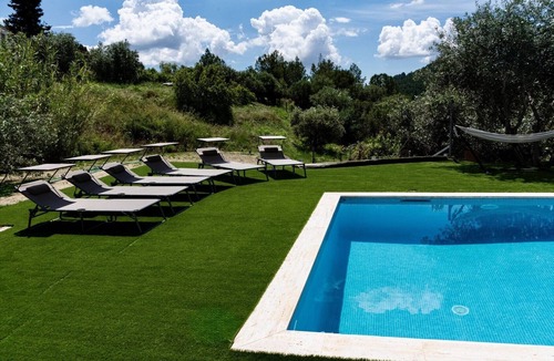 Riells del Fai Cottage | Family house and large swimming pool in the middle of nature (at the foot of Sant Miquel del Fai).