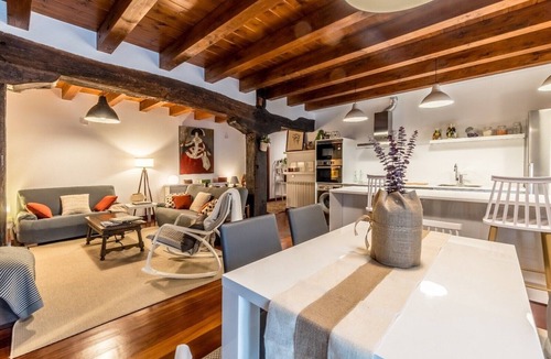 Larraun Villa | Family Villa Uitzenea with Garden, Near San Sebastián and Pamplona