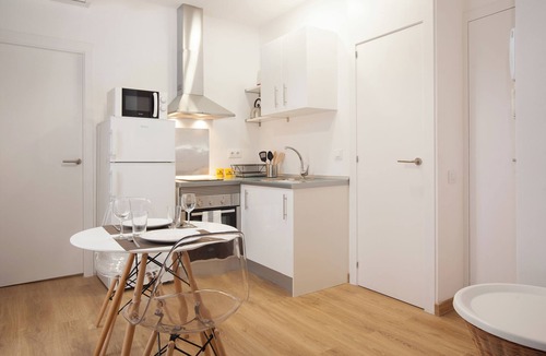 Barceloneta House | Flat with balcony next to the beach