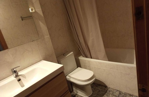 Esplugues de Llobregat Condo | For Rent: July 1–August 31, C/Alcalde Martí Figueras i Castillo, Esplugues de Ll.