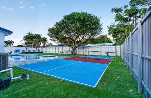 Miami Gardens House | Fun Miami Pool Home Pickable Firepit Pingpong