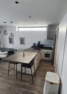 Sant Cugat del Valles Apartment | Golf en Sant Cugat - Elegante Apartamento para 3 con WiFI y AC a 20 min de Barcelona