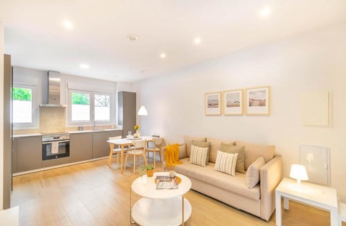 Rochapea Apartment | Gran apartamento tipo loft a 15 minutos del centro