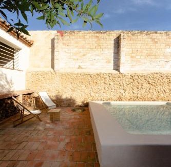 Sant Jaume dels Domenys House | Gran casa de pueblo en el Penedés