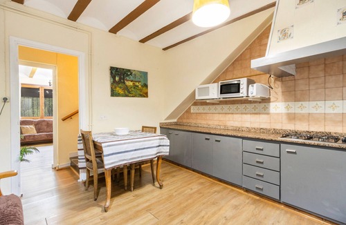 Oden Villa | Gran Company Country House with Lake Views, Wi-Fi, and Air Conditioning