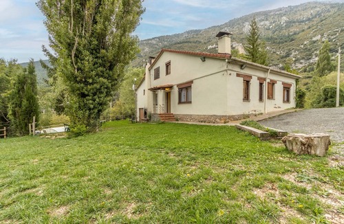 Oden Villa | Gran Company Country House with Lake Views, Wi-Fi, and Air Conditioning
