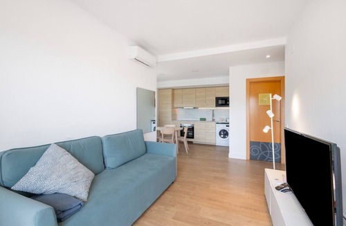 Olivella Apartment | Guest House Cim Apartments 2 with Mountain Views, Wi-Fi, and Air Conditioning