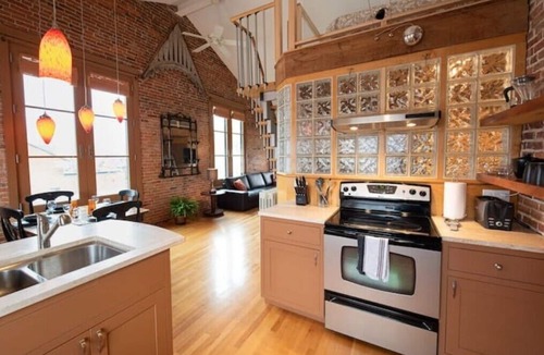 Kingston Apartment | Historic Apartment Downtown Kingston