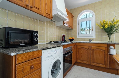 Cap Roig Apartment | Holiday Apartment 'Aigua Blava' with Terrace, Balcony & Wi-Fi