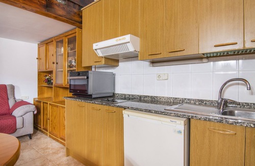 Les Igesies Apartment | Holiday Apartment "Casa Batlle Boix" with Mountain View & Wi-Fi