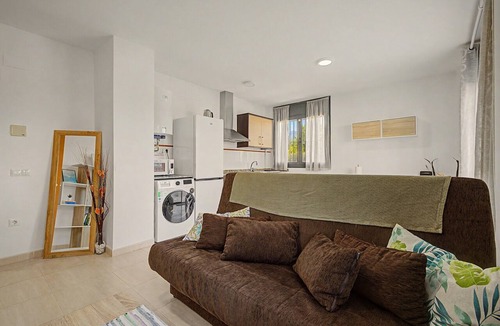 Sant Carles de la Rapita House | Holiday Apartment 'Pedragosa' close to the Beach with Mountain View, Shared Pool & Wi-Fi