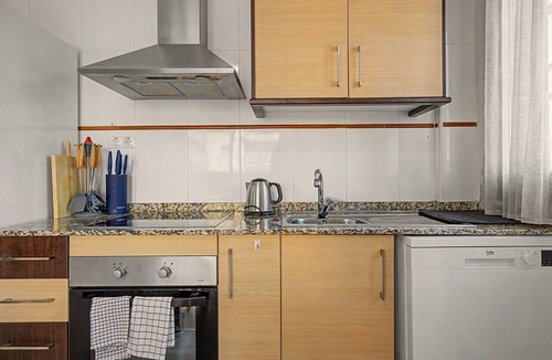 Sant Carles de la Rapita House | Holiday Apartment 'Pedragosa' close to the Beach with Mountain View, Shared Pool & Wi-Fi