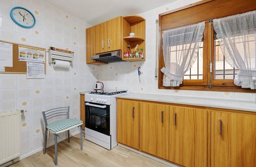 Cornudella de Montsant House | Holiday Home 'Ca La Cris' with Balcony and Wi-Fi