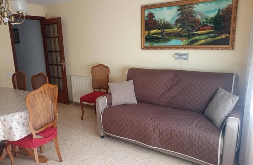 Cornudella de Montsant House | Holiday Home 'Ca La Cris' with Balcony and Wi-Fi