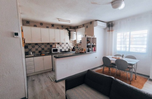 Molino del Chirrete House | Holiday Home 'Pedro Mar Menor' with Balcony, Wi-Fi and Air Conditioning