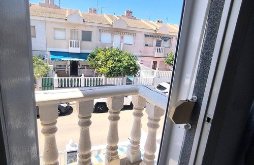 Molino del Chirrete House | Holiday Home 'Pedro Mar Menor' with Balcony, Wi-Fi and Air Conditioning