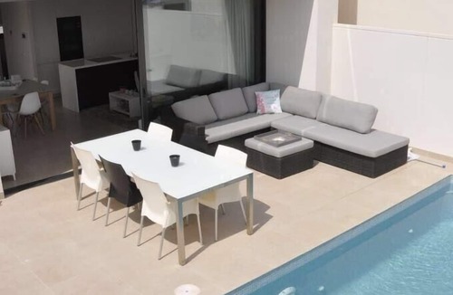 Santiago de la Ribera House | holiday home "Casa del Mar" with private pool