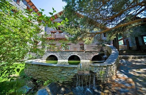Condemios de Arriba Hotel | Holiday home El Refugio del Alto Rey for 35 people