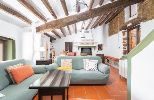 La Torre d'En Besora House | Holiday Home 'Moli Colomer' with Mountain Views, Shared Pool and Private Terrace