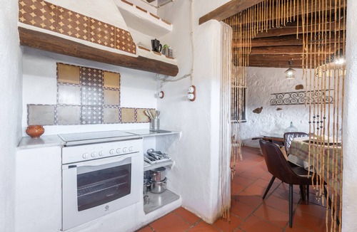 La Torre d'En Besora House | Holiday Home 'El Cup' with Mountain Views, Shared Pool & Private Terrace