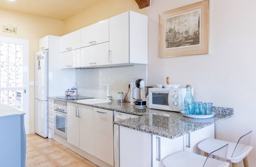 Altea la Vella Villa | Holiday Home 'Amazing Blue Emi' with Sea Views, Pool, Barbecue & Wi-Fi