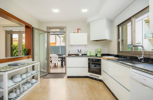 Can Picafort House | Holiday Home 'Casa Juan' with Sea View, Wi-Fi and Air Conditioning