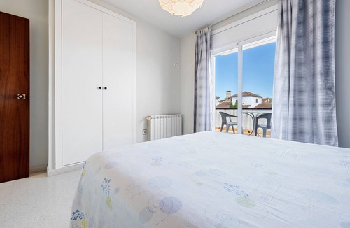 Creixell House | Holiday Home 'Creixell' with Private Terrace, Private Garden and Balcony