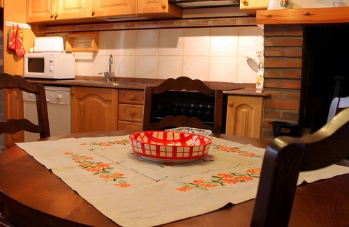 Garos House | Holiday Home 'Es De Bernat 2' with Mountain Views and Wi-Fi