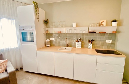 Miami Platja House | Holiday Home 'La Casita De La Playa' with Sea Views, Wi-Fi and Air Conditioning