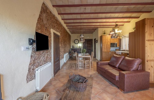 Sant Jaume dels Domenys House | Holiday Home 'Loft Rural Orenetes Ideal Parejas' with Mountain View, Wi-Fi and Air Conditioning