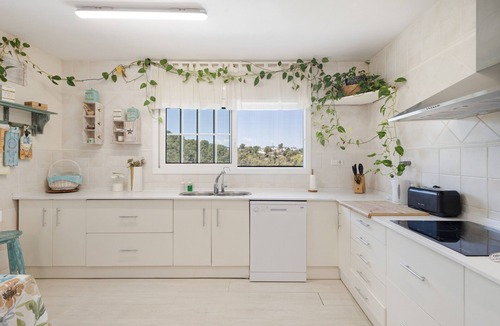 Vora-Sitges House | Holiday Home 'Maravillosa Villa Con Piscina' with Private Pool, Wi-Fi and Air Conditioning
