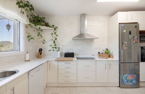 Vora-Sitges House | Holiday Home 'Maravillosa Villa Con Piscina' with Private Pool, Wi-Fi and Air Conditioning