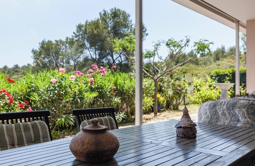 Sant Pere de Ribes House | Holiday Home Maryse with Sea View, Heated Pool & Wi-Fi
