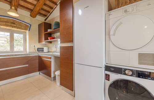 L'Aldea House | Holiday Home 'Masia Barrière Figueroa' with Private Terrace, Garden and Wi-Fi