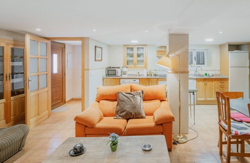 Santiuste de Pedraza House | Holiday Home 'Romo 1' with Mountain View