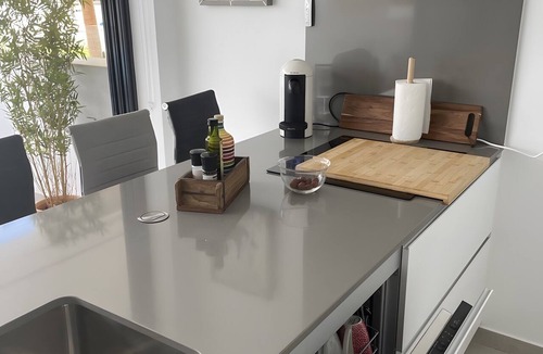 Mar de Cristal House | Holiday Home 'Tom 1 Hochwertiges Appartement' with Shared Pool, Wi-Fi and Air Conditioning