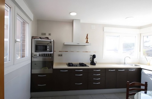 Cambrils House | Holiday Home 'Villa María Magdalena' with Private Terrace, Wi-Fi and Air Conditioning