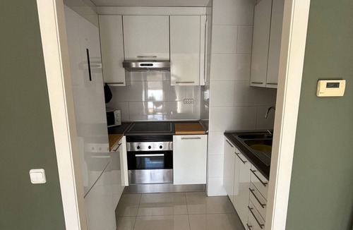 La Sagrera Apartment | HOME SWEET HOME. 3 subway lines. 3 stops from Sagrada Familia and 5 stops from the beach