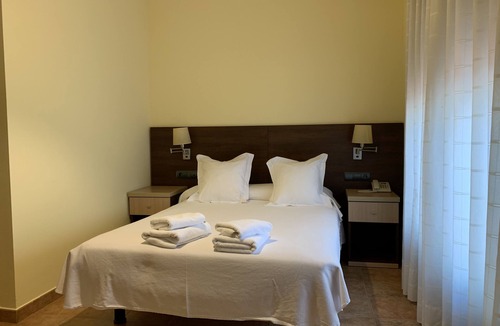 Sastago Hostel | Hostal Monasterio de Rueda