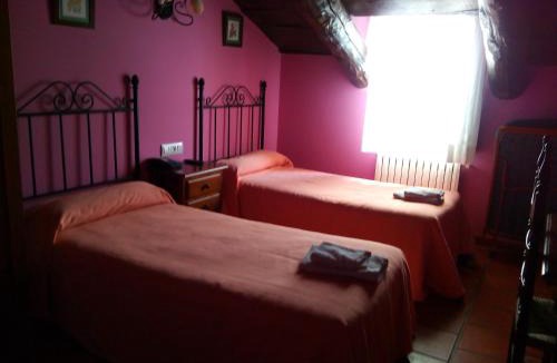 Allepuz House | Hostal Venta Liara