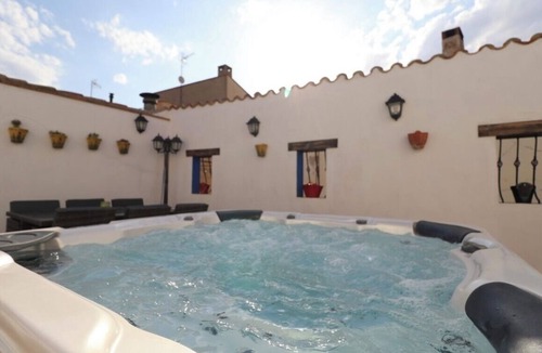 Lagata Cottage | House with jacuzzi and sauna ideal for relaxing in a small village of 100 inhabitants.