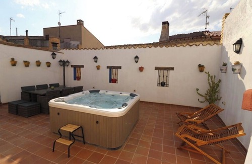 Lagata Cottage | House with jacuzzi and sauna ideal for relaxing in a small village of 100 inhabitants.