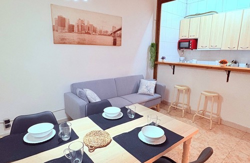 La Vila Olimpica del Poblenou Apartment | Huge/cheap central flat in Barcelona 3 blocks away from the beach for 4 people