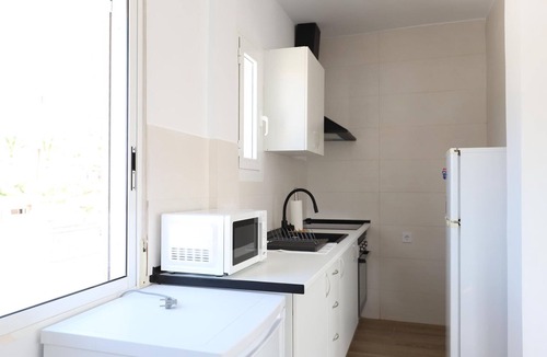 Almarda Villa | Independent villa 200m from Almardá beach with shared garden and pool