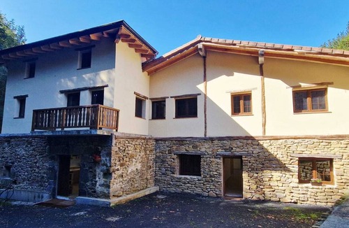 Orozko Cottage | Jentilbaratze: More Than Just a Country House. Multifunctional space surrounded by nature
