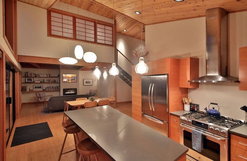 Maxwelton House | KINGFISHER BEACH HOUSE - West-facing waterfront! Perfect for World Cup 2026!