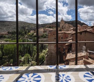 Albarracin House | LA CASA AMARILLA APARTAMENTO BRONCHALES